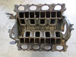 2006 Audi A8L Lower Intake Manifold 077 133 185 BL