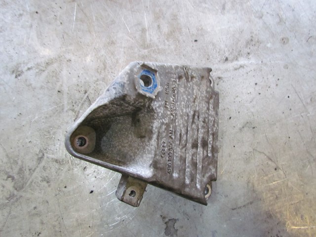 2006 Audi A8L RH Passenger Engine Mount Bracket 4E0 199 308