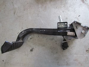 2006 Audi A8L Brake Pedal Assembly 4E1 721 196 A