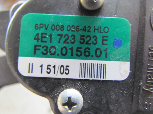 2006 Audi A8L Gas Pedal 4E1 723 523 E