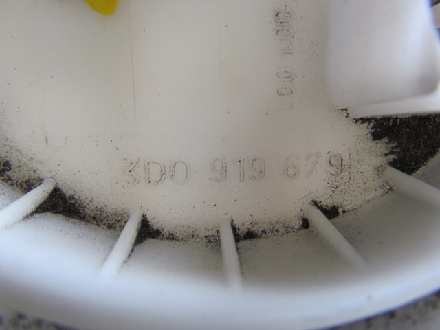 2006 Audi A8L LH Fuel Pump Top Connectors 3D0 919 679