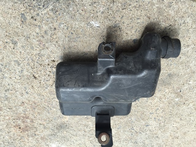 2003 Infiniti G35 Sedan Air Intake Resonator
