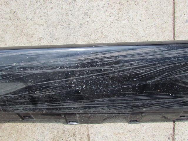 2006 Audi A8L RH Side Skirt. Scratched, See Pictures