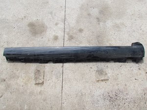 2006 Audi A8L RH Side Skirt. Scratched, See Pictures