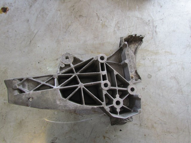 2006 Audi A8L 4.2 V8 Pulley Mount Bracket 077121235