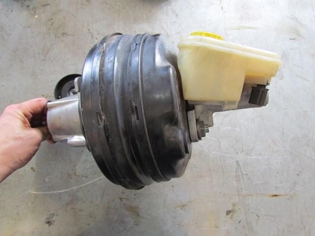 2006 Audi A8L Brake Booster And Master Cylinder 4E1612105E
