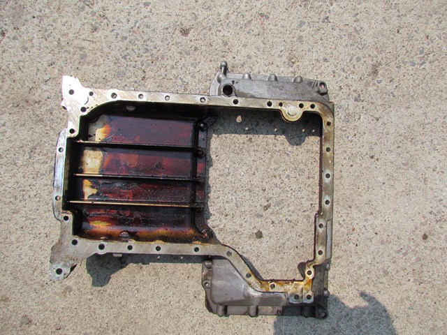 2006 Audi A8L 4.2 V8 Upper Oil Pan 077103603