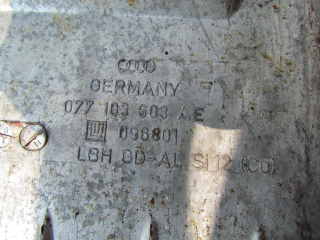 2006 Audi A8L 4.2 V8 Upper Oil Pan 077103603