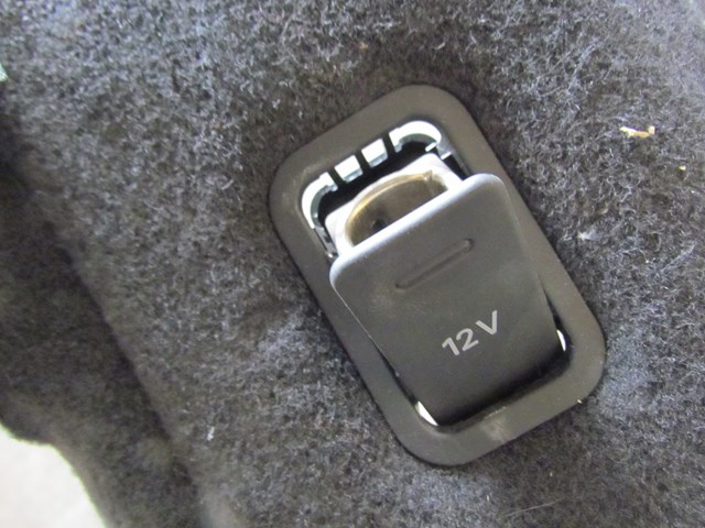 2004 Audi A8L RH Passenger Side Trunk Moulding