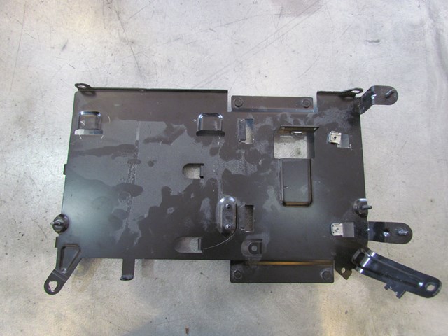 2004 Audi A8L Amplifier Bracket 4E0035547B