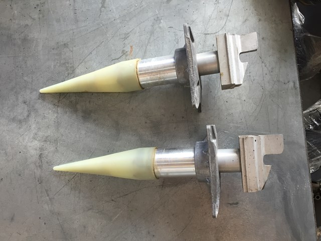 2004 Audi A8L (2) Rear LH RH Bumper Reinforcement Shocks OEM 4E0807357A 4E080735