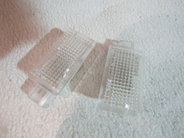 2004 Audi A8L Trunk Lights (2)