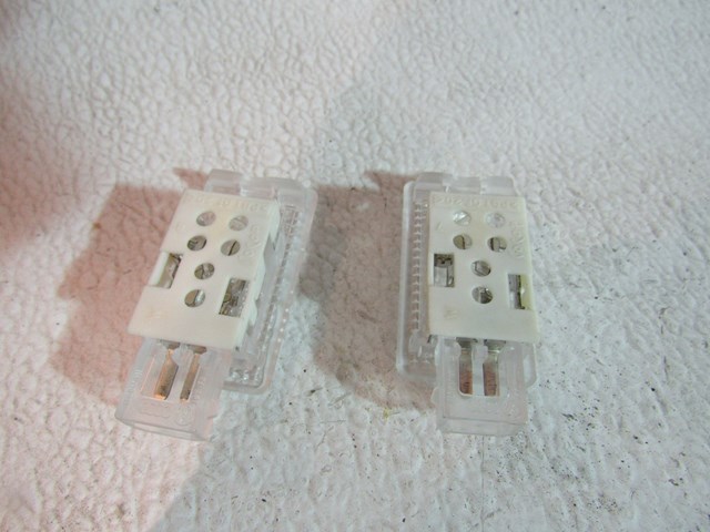 2004 Audi A8L Trunk Lights (2)