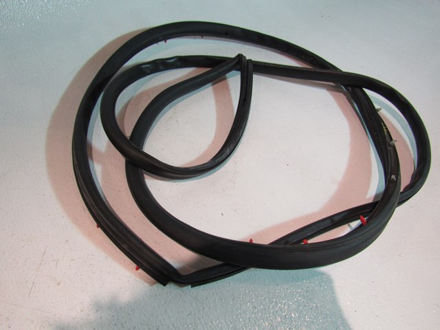 2004 Audi A8L LH Drivers Front Door Seal On Door