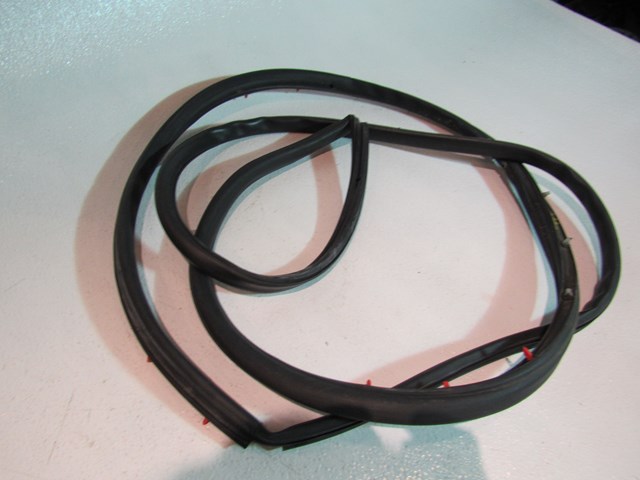 2004 Audi A8L LH Drivers Front Door Seal On Door