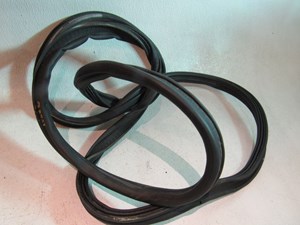 04 05 06 07 08 Audi A8L Trunk Seal Body Seal