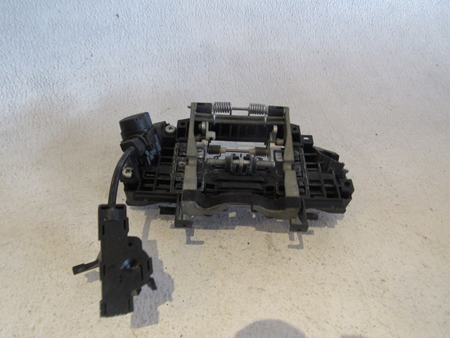 2004 Audi A8L Front LH Drivers Exterior Door Handle