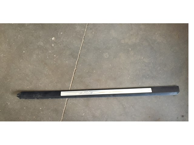 2004 Audi A8L Front RH Door Sill Kick Plate