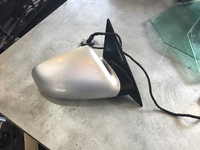 2004 Audi A8L RH Passenger Side View Mirror Housing