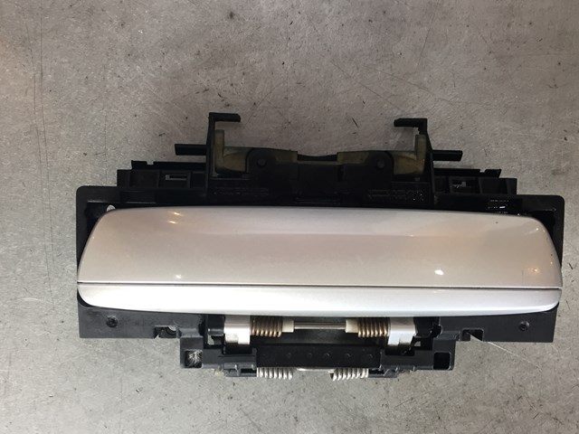 2004 Audi A8L Front RH Exterior Door Handle