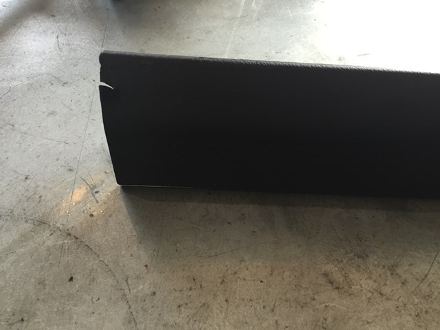 2004 Audi A8L Front RH Door Kick Panel 4E1 864 614l 