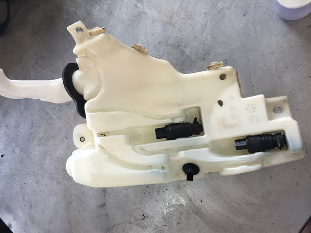 2004 Audi A8 A8L Windshield Washer Reservoir Tank W/ Pump OEM 4E0 955 453