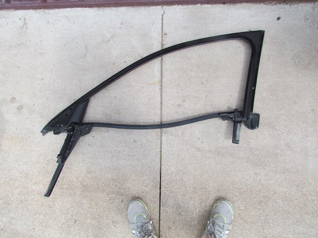2004 Audi A8L Front RH Window Frame