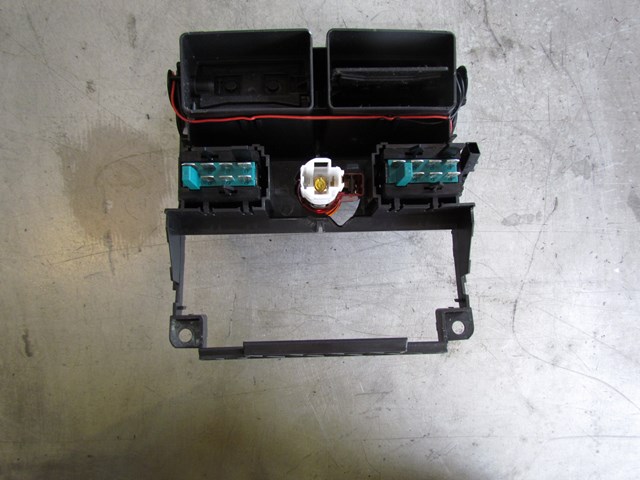 2004 Audi A8LCenter Console Dash W/Lighter and Vent