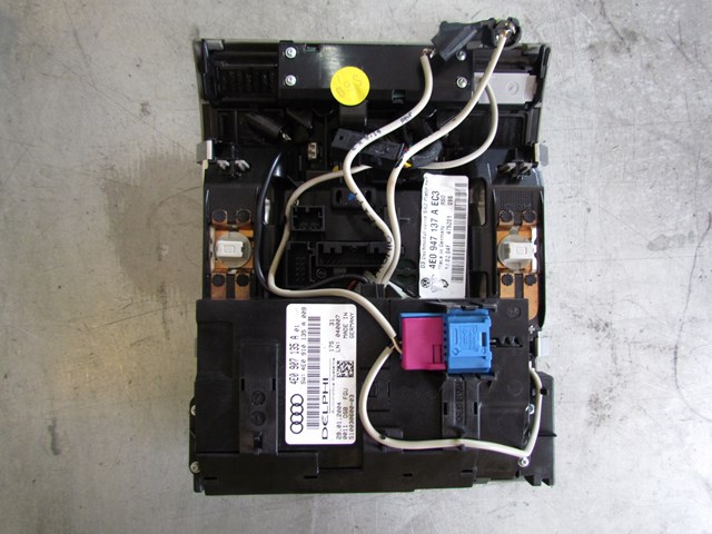 2004 Audi A8L Dome Light Assy 4E0 819 203