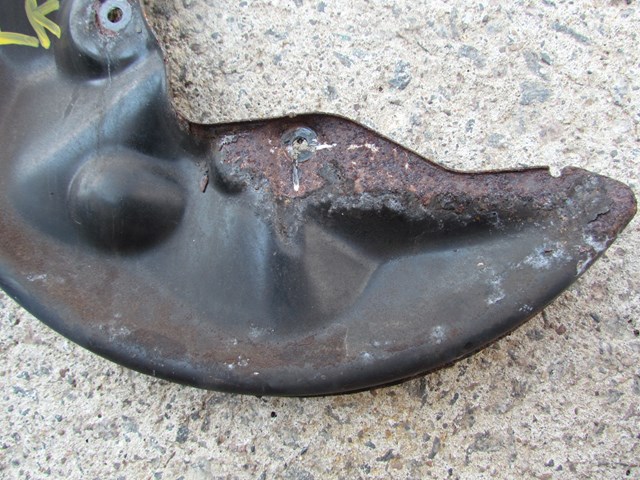 2004 Audi A8L Rear LH Dust Shield 4E0615611 