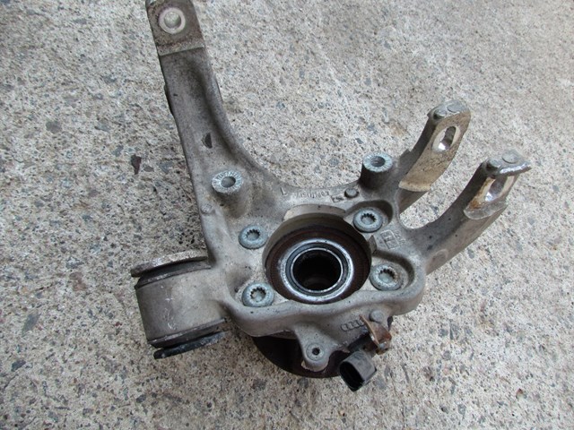 2004 Audi A8L LH Drivers Rear Spindle