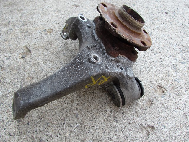 2004 Audi A8L RH Passenger Rear Spindle