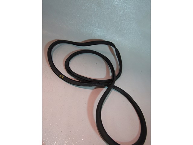 04 05 06 07 08 Audi A8L D3 LH Drivers Rear Door Seal On Body