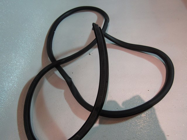 04 05 06 07 08 Audi A8L D3 LH Drivers Rear Door Seal On Body