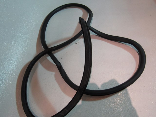 04 05 06 07 08 Audi A8L D3 LH Drivers Rear Door Seal On Body