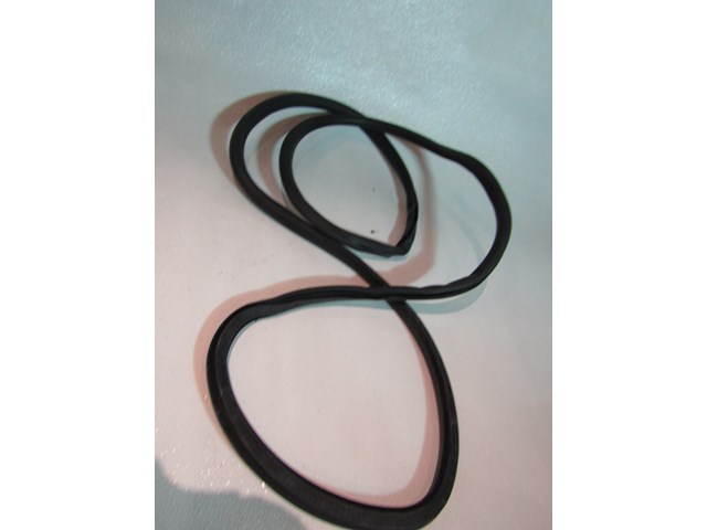 04 05 06 07 08 Audi A8L D3 RH Passenger Rear Door Seal On Body