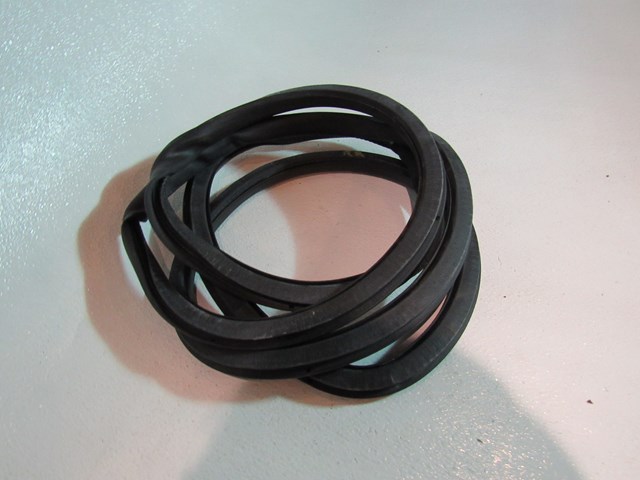 04 05 06 07 08 Audi A8L D3 RH Passenger Rear Door Seal On Body