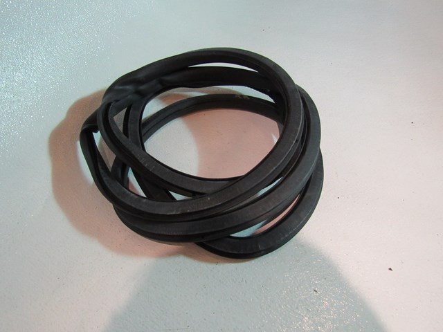 04 05 06 07 08 Audi A8L D3 RH Passenger Rear Door Seal On Body