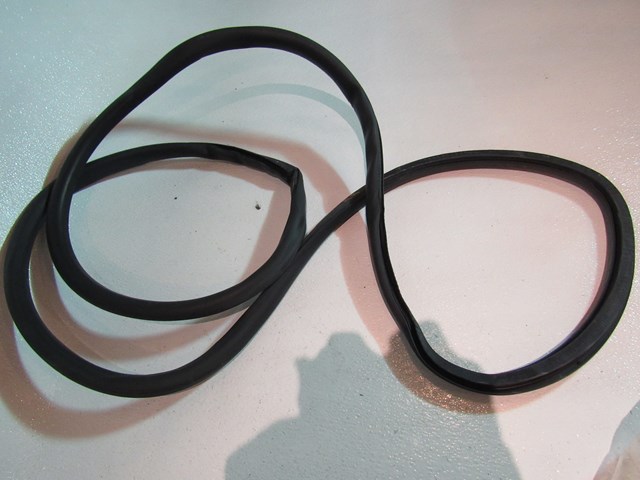 04 05 06 07 08 Audi A8L D3 RH Passenger Rear Door Seal On Body