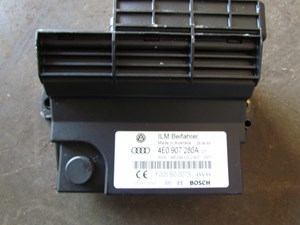 2004 Audi A8L Battery Power Supply Control Module 4E0907280A