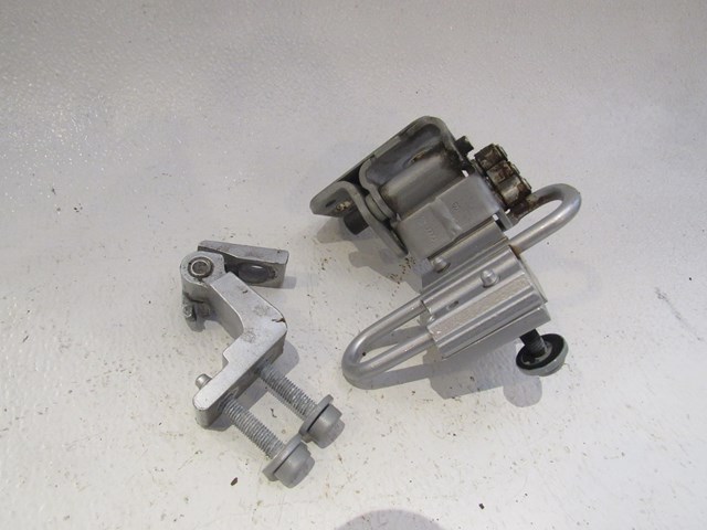 2004 Audi A8L LH Drivers Rear Door Hinge Set