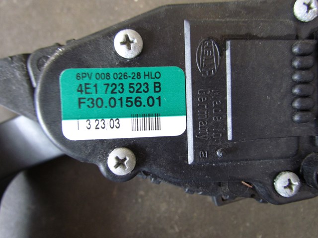 2004 Audi A8L Gas Pedal 4E1723523