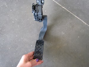 2004 Audi A8L Gas Pedal 4E1723523