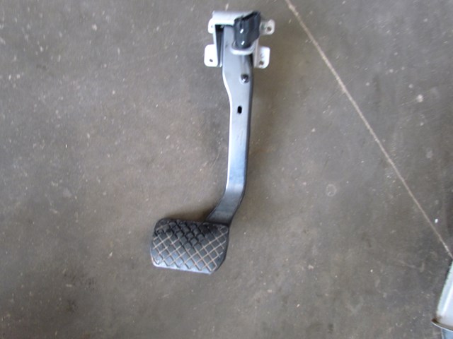 2004 Audi A8L Brake Pedal 4E1721196
