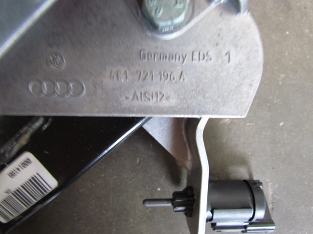 2004 Audi A8L Brake Pedal 4E1721196