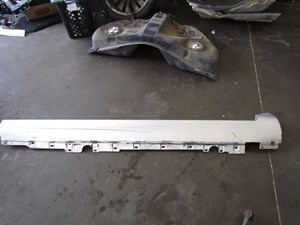 2004 Audi A8L RH Passenger Side Skirt 