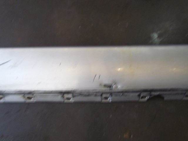2004 Audi A8L LH Drivers Side Skirt