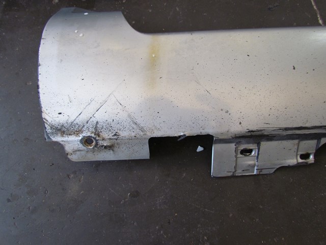 2004 Audi A8L LH Drivers Side Skirt