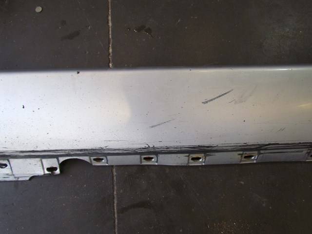 2004 Audi A8L LH Drivers Side Skirt