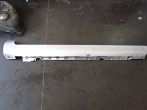 2004 Audi A8L LH Drivers Side Skirt